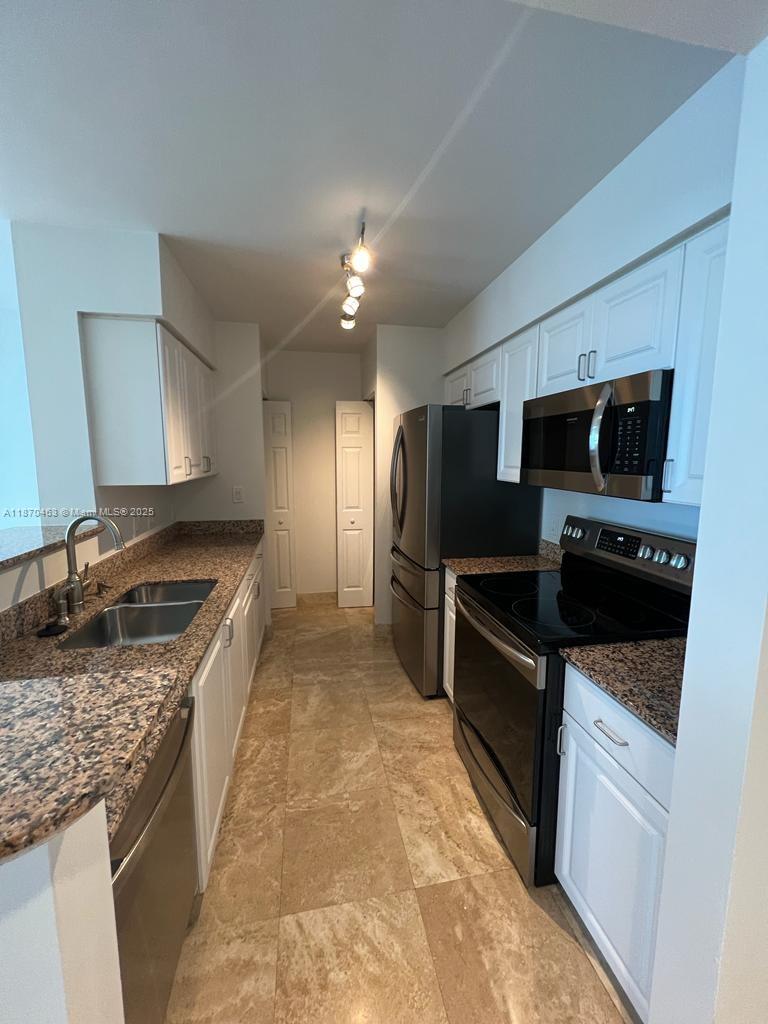 THE MARK ON BRICKELL - Residential