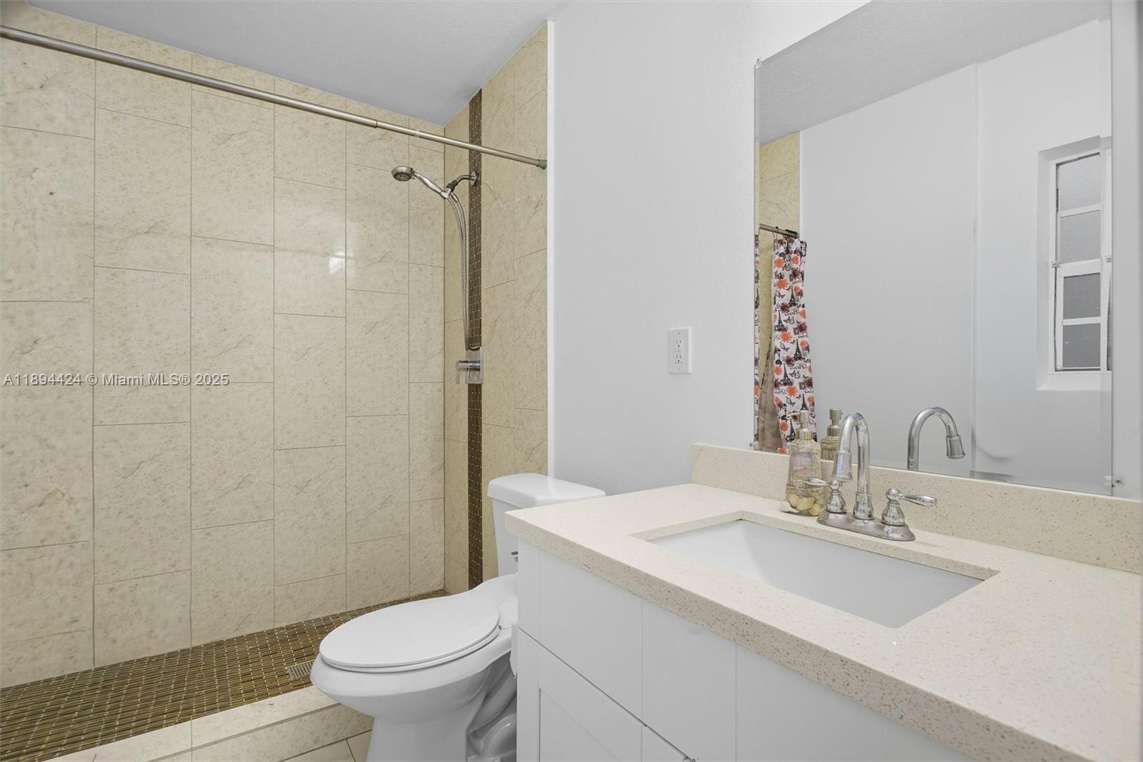 HOLLYWOOD BEACH GARDENS - Residential