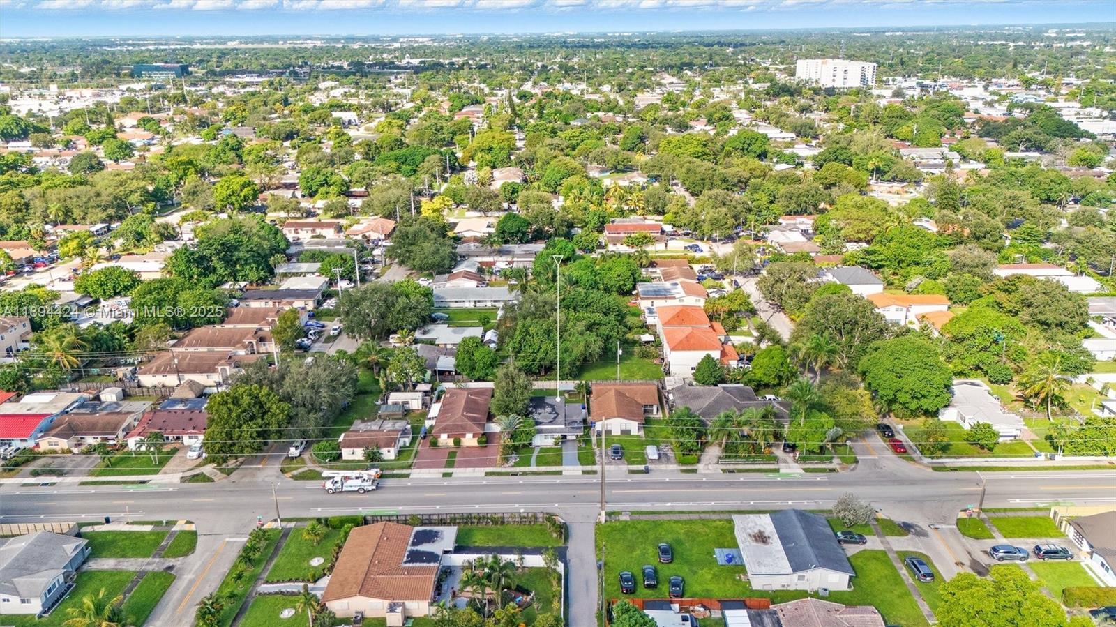 HOLLYWOOD BEACH GARDENS - Residential