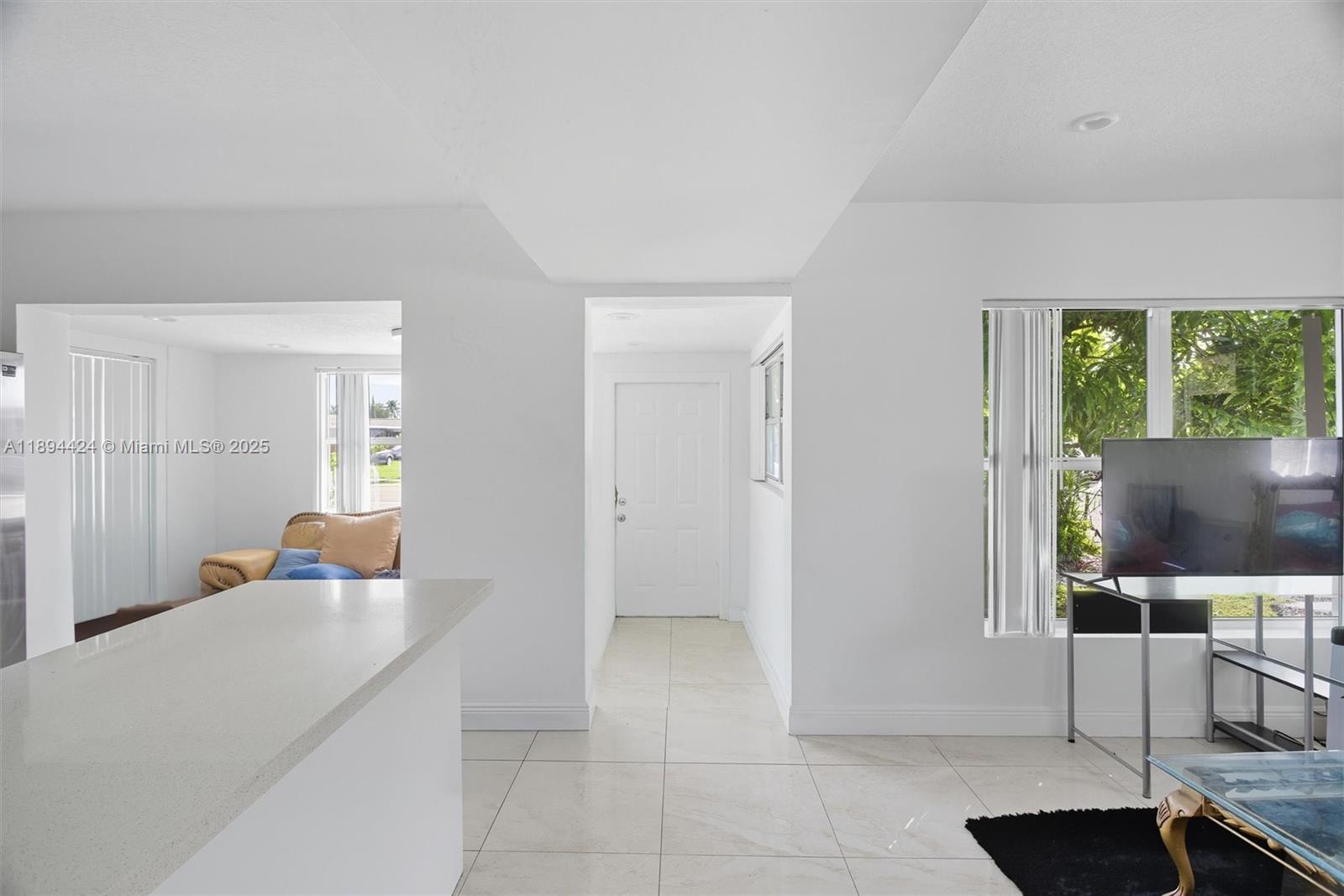 HOLLYWOOD BEACH GARDENS - Residential