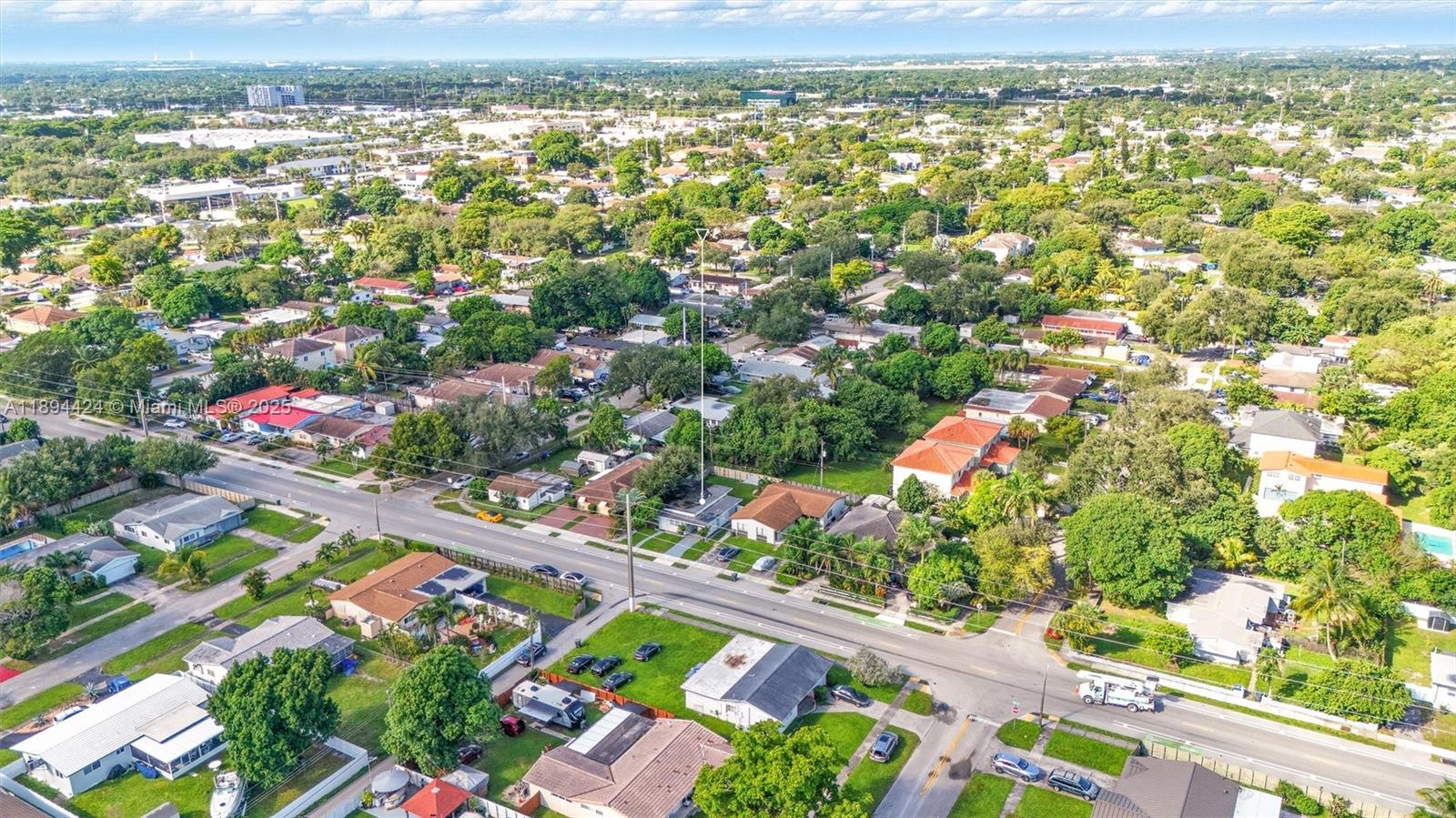 HOLLYWOOD BEACH GARDENS - Residential