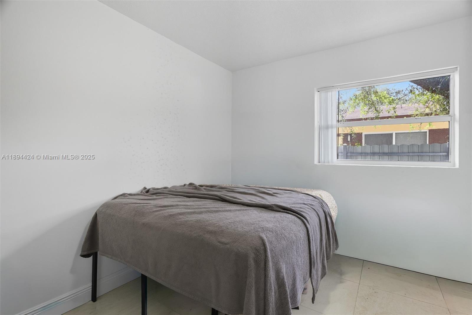HOLLYWOOD BEACH GARDENS - Residential