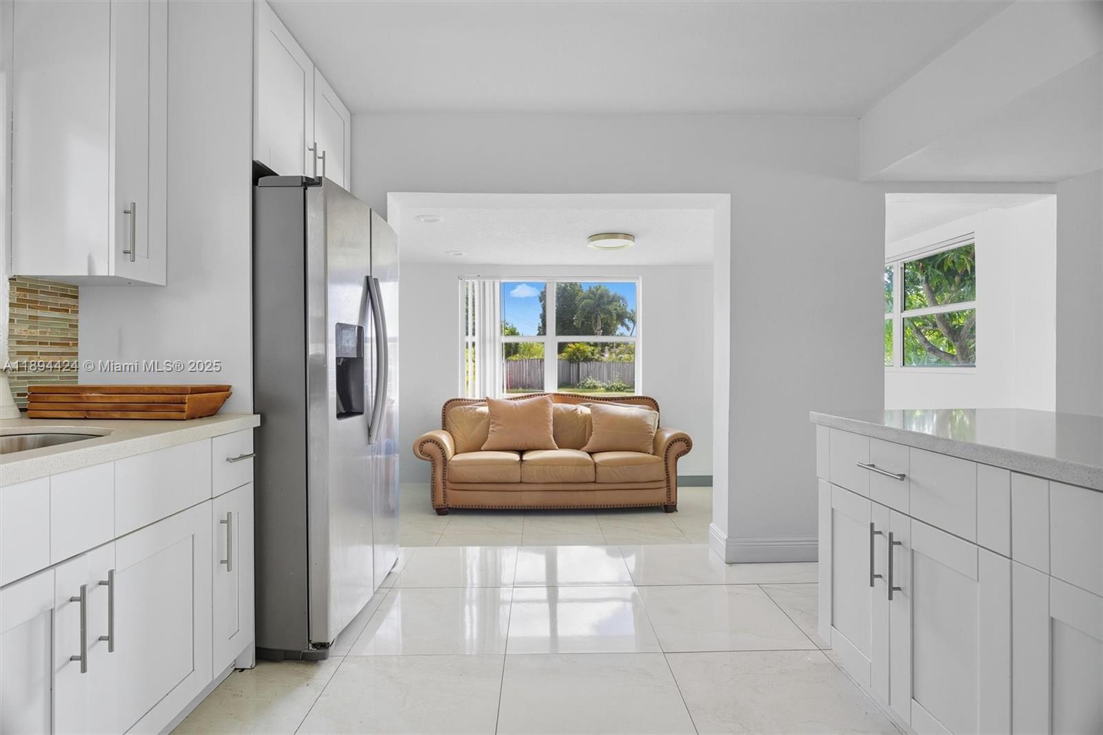 HOLLYWOOD BEACH GARDENS - Residential