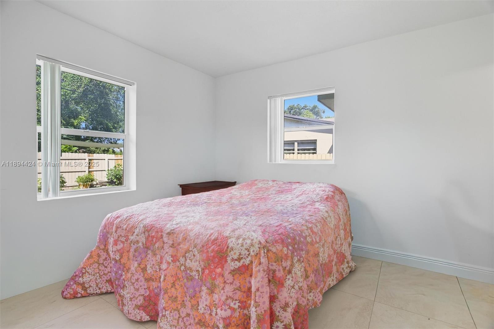 HOLLYWOOD BEACH GARDENS - Residential