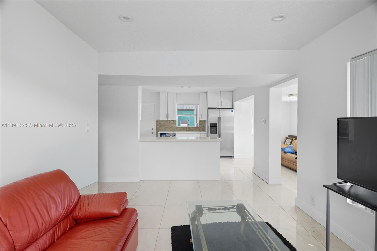 HOLLYWOOD BEACH GARDENS - Residential