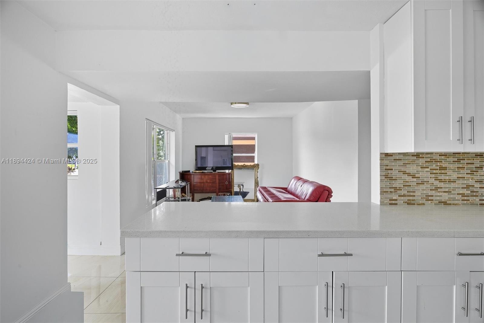 HOLLYWOOD BEACH GARDENS - Residential