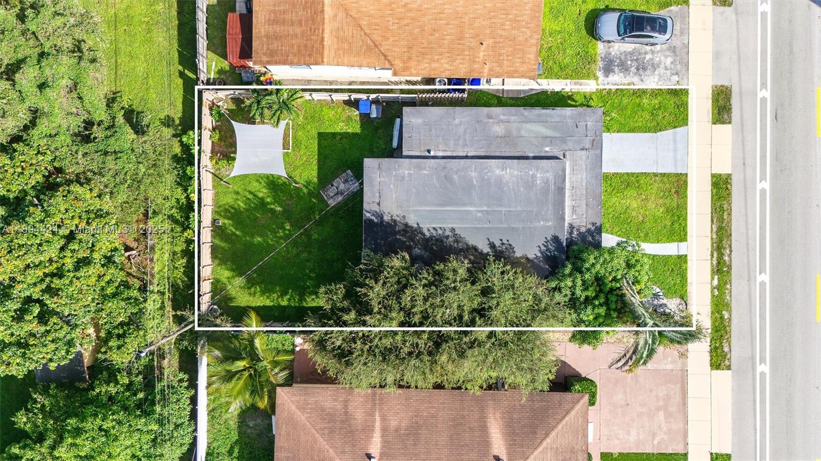 HOLLYWOOD BEACH GARDENS - Residential