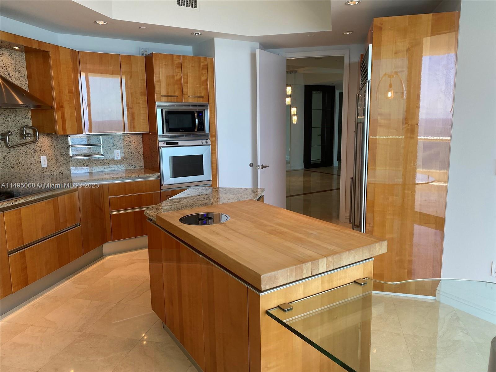 TURNBERRY OCEAN COLONY - Residential