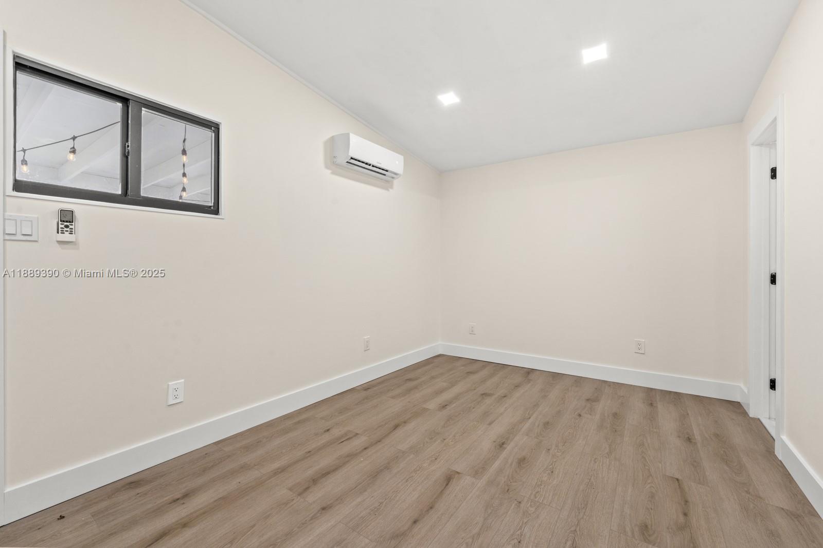 CUTLER RIDGE SEC 4 - Residential Lease