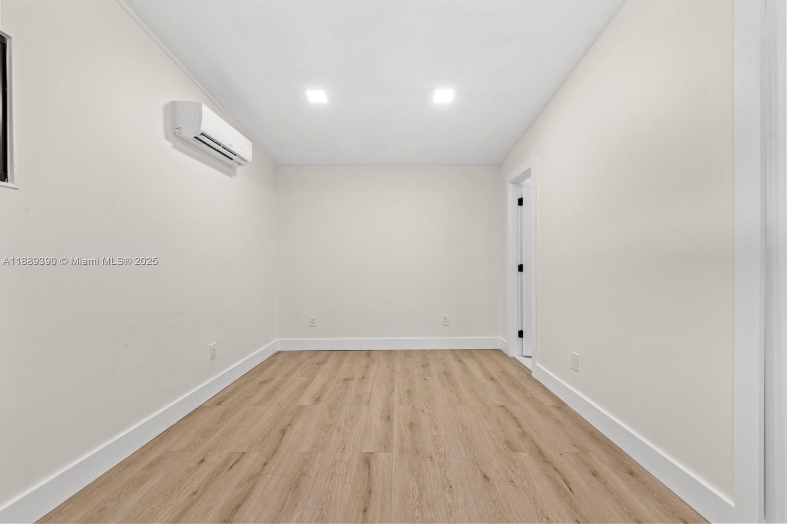 CUTLER RIDGE SEC 4 - Residential Lease