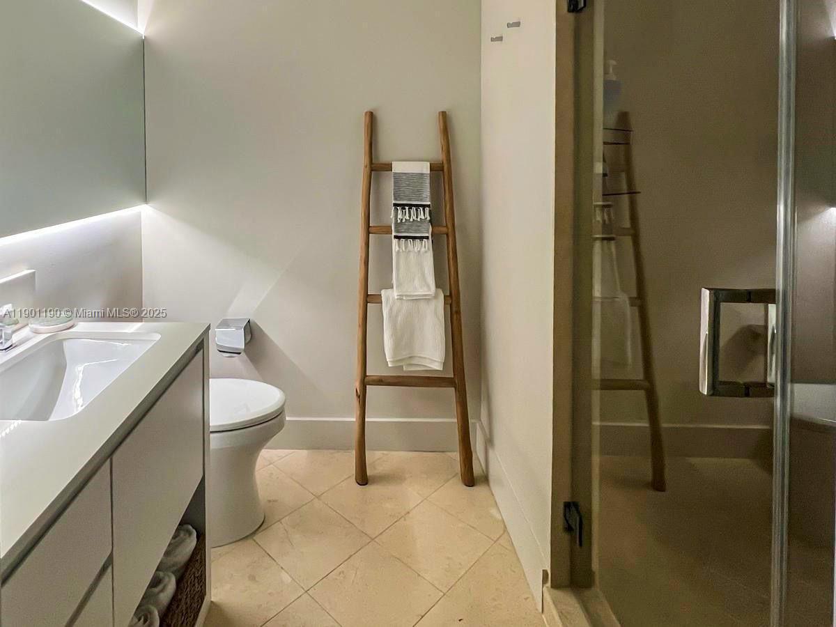 CONTINUUM ON SOUTH BEACH - Residential Lease