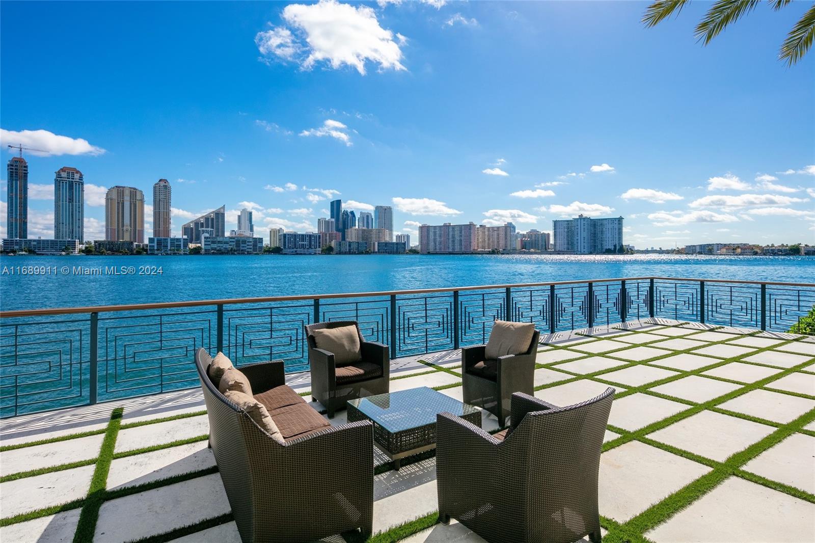 ISLAND ESTATES - Residential