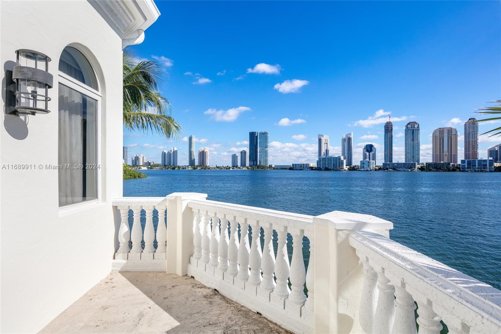ISLAND ESTATES - Residential