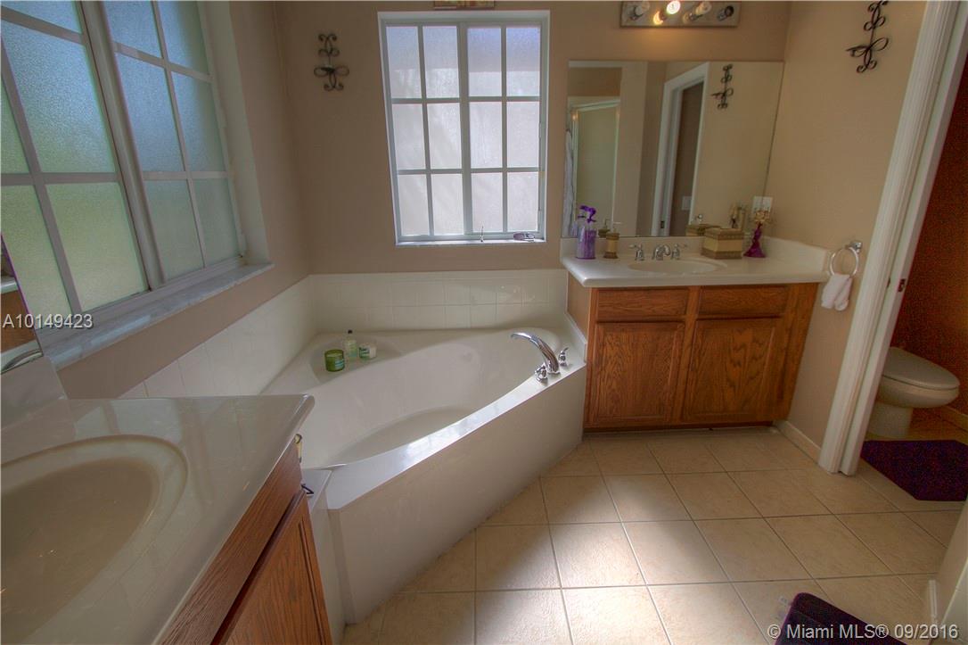 Mandarin Lakes - Residential