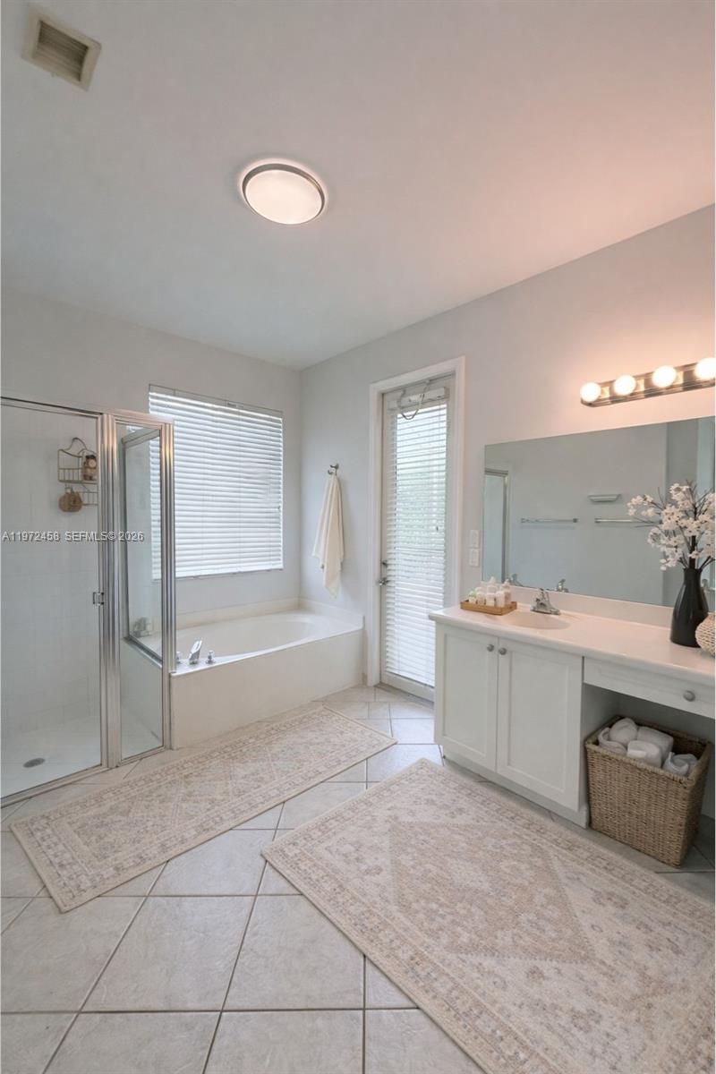 WYNDHAM LAKES CENTRAL 159 - Residential Lease