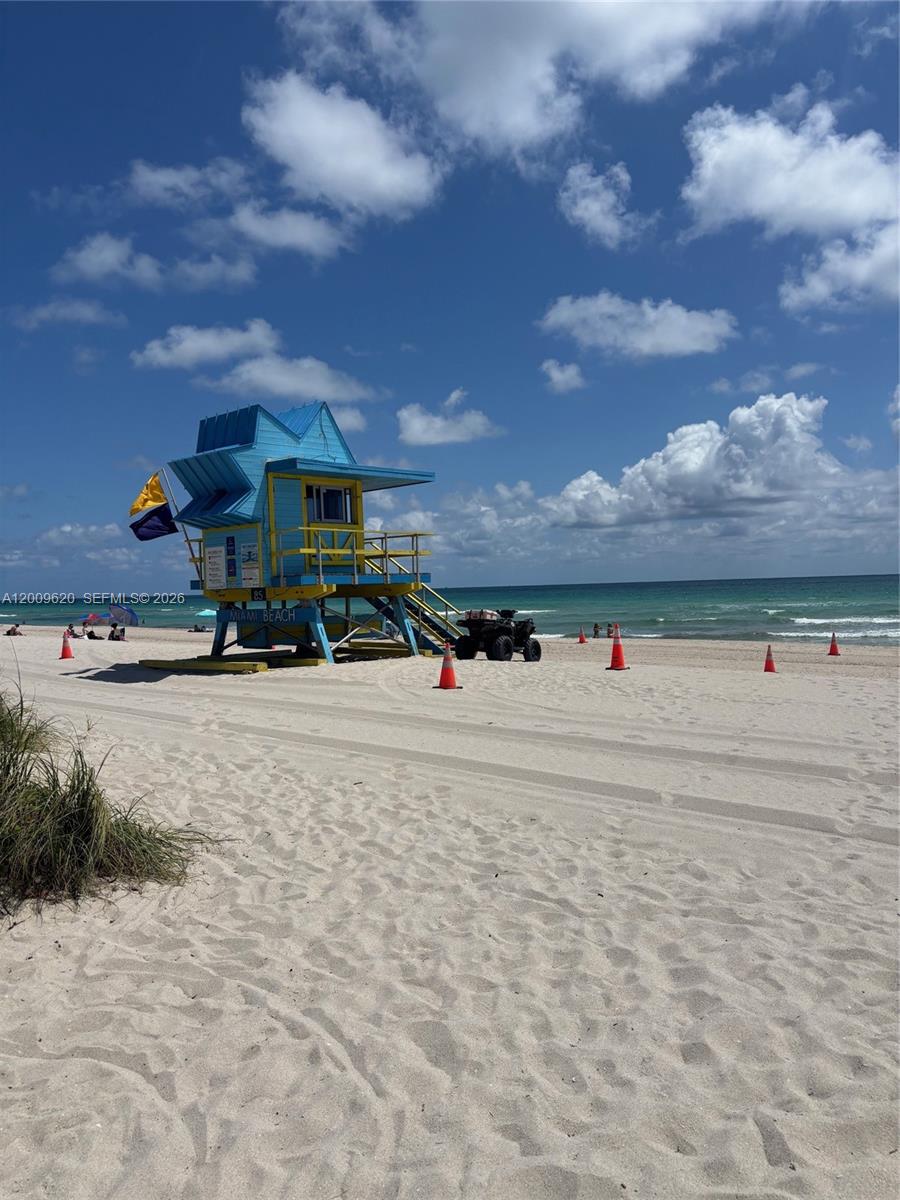 LAS BRISAS OF MIAMI BEACH - Residential