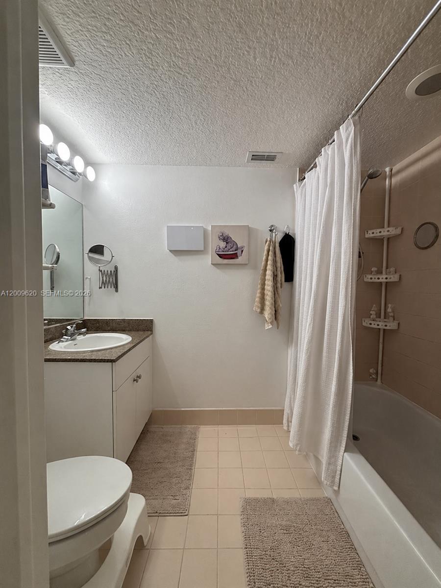 LAS BRISAS OF MIAMI BEACH - Residential