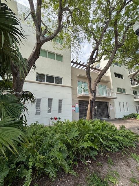 LAS BRISAS OF MIAMI BEACH - Residential