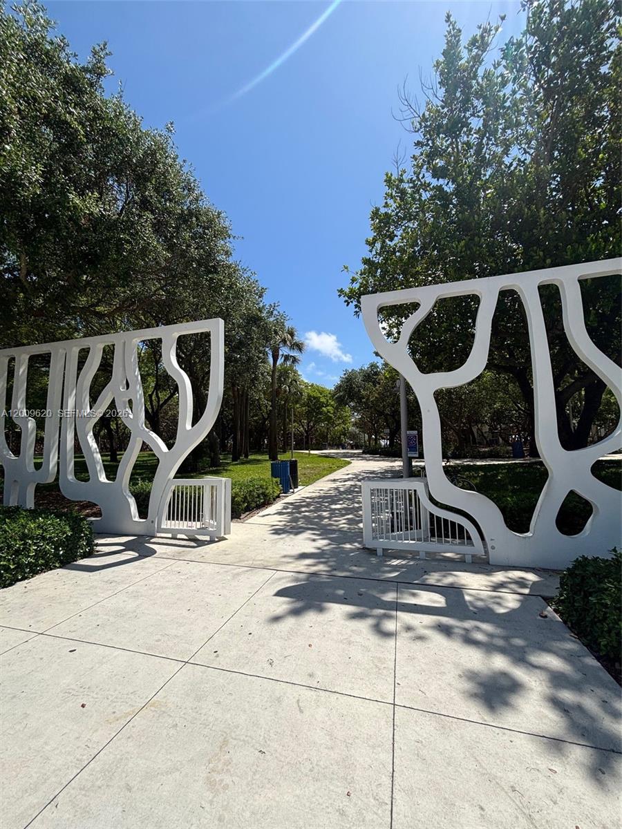 LAS BRISAS OF MIAMI BEACH - Residential