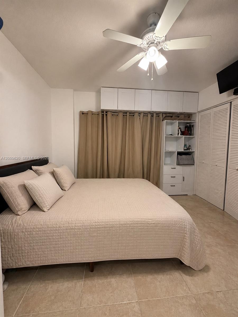 LAS BRISAS OF MIAMI BEACH - Residential