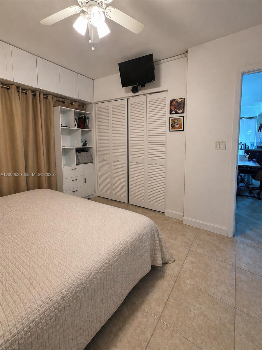 LAS BRISAS OF MIAMI BEACH - Residential