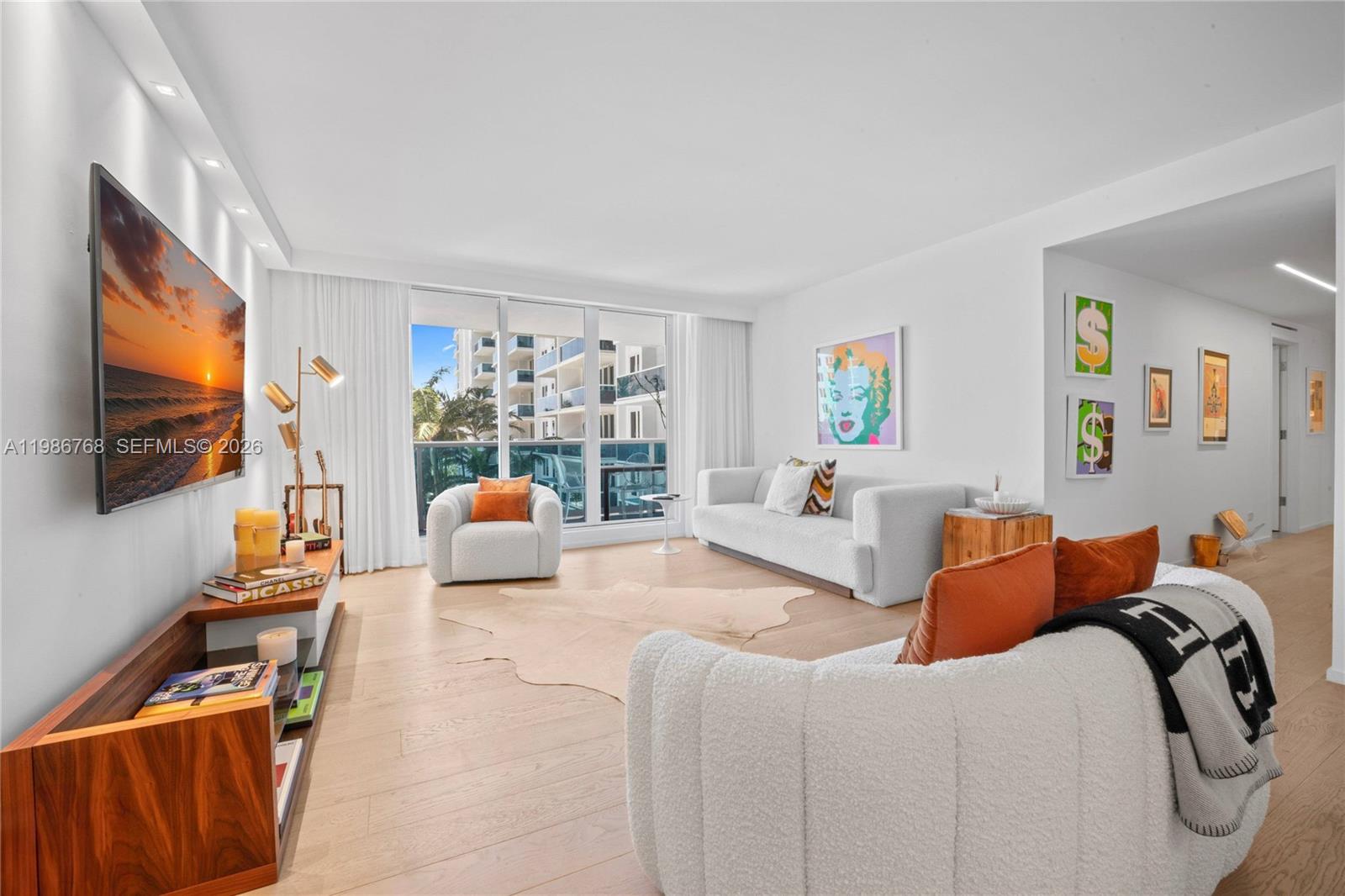 2301 Collins Ave 624