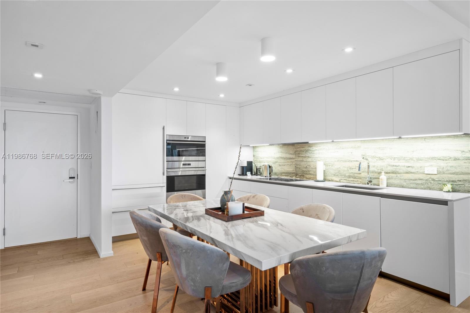 2301 Collins Ave 624