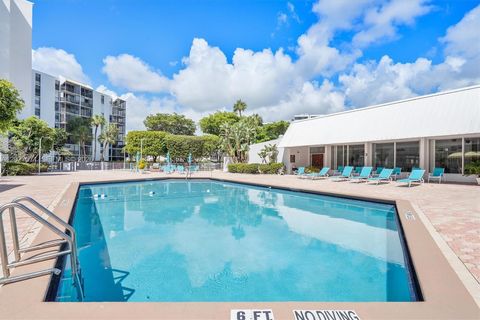 Tiny photo for 20400 W Country Club Dr #214, Aventura, FL 33180 (MLS # A12027571)