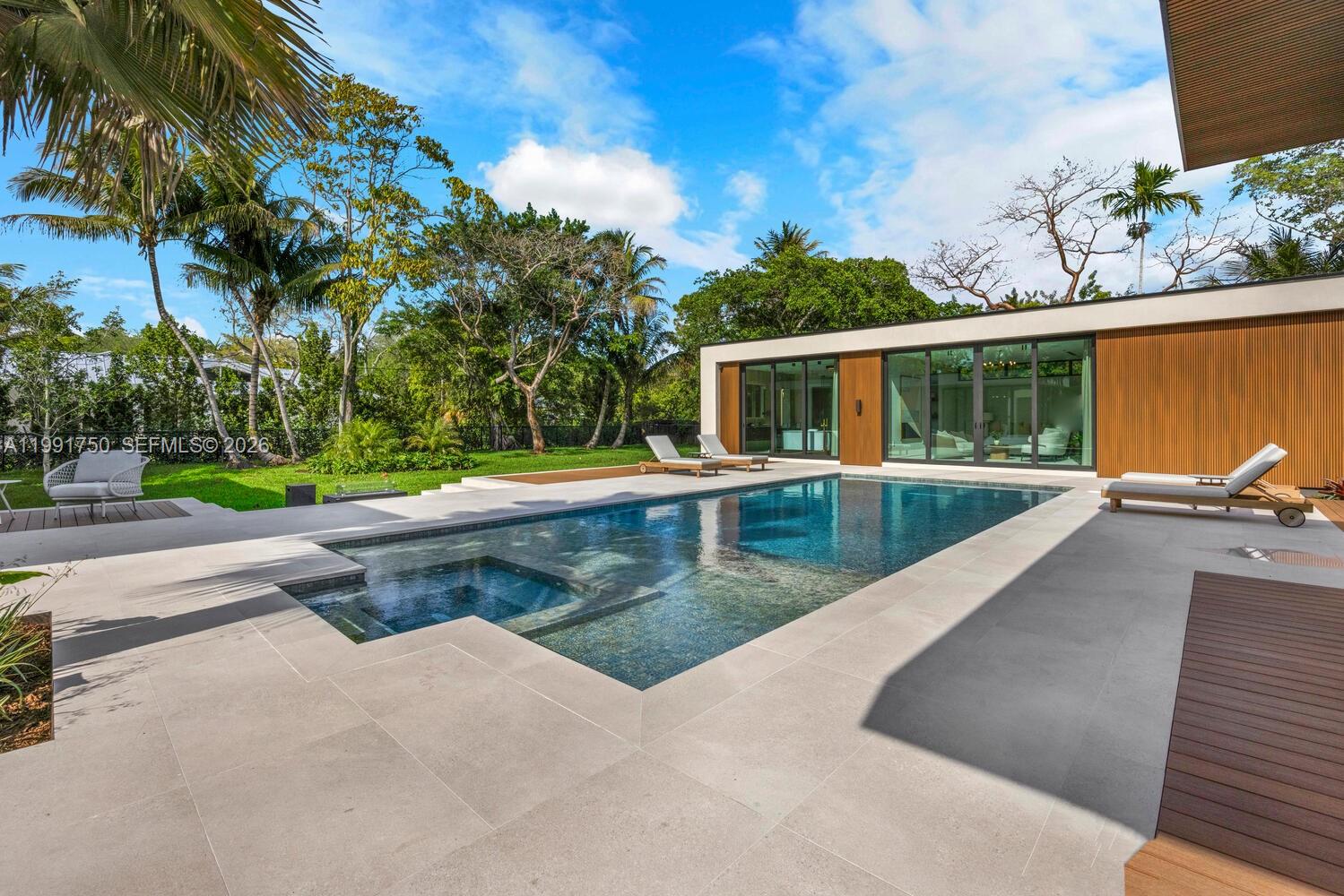 SUNILAND ESTATES 1ST ADDN - Residential