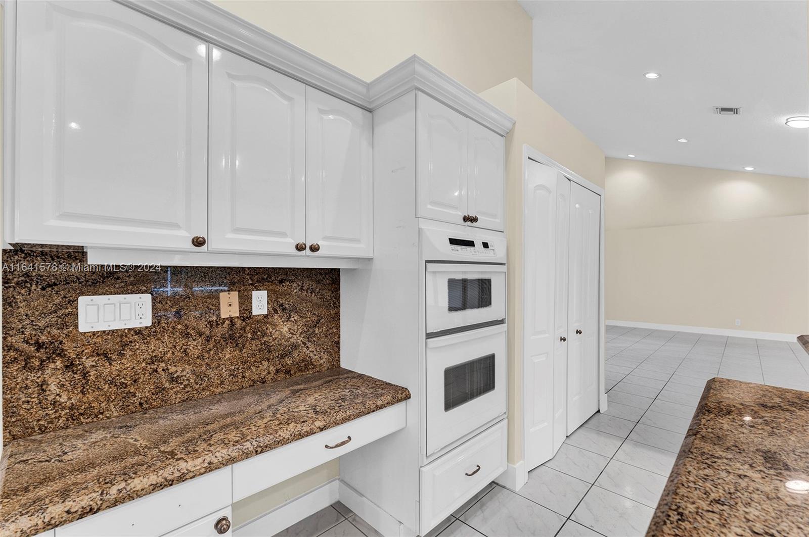 FAIRWAYS AT EAGLE TRACE - Residential