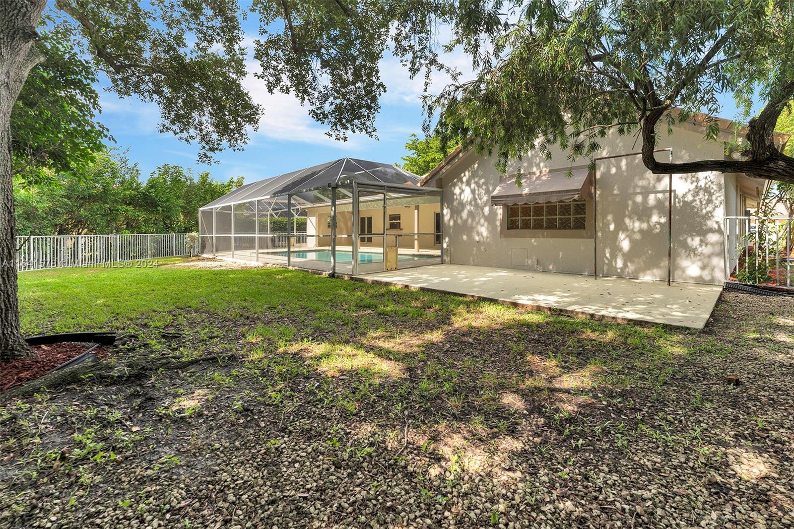 FAIRWAYS AT EAGLE TRACE - Residential