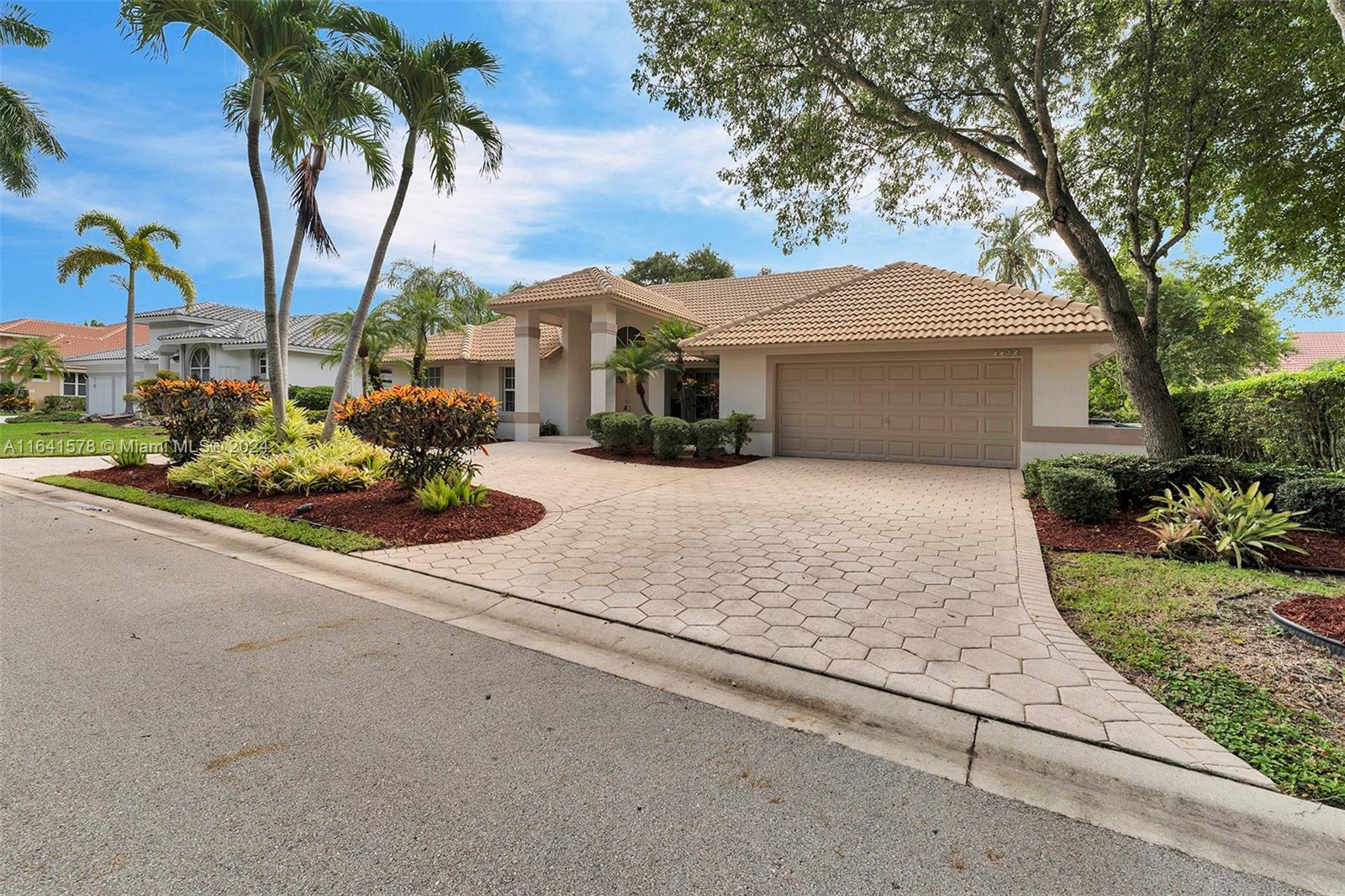 FAIRWAYS AT EAGLE TRACE - Residential