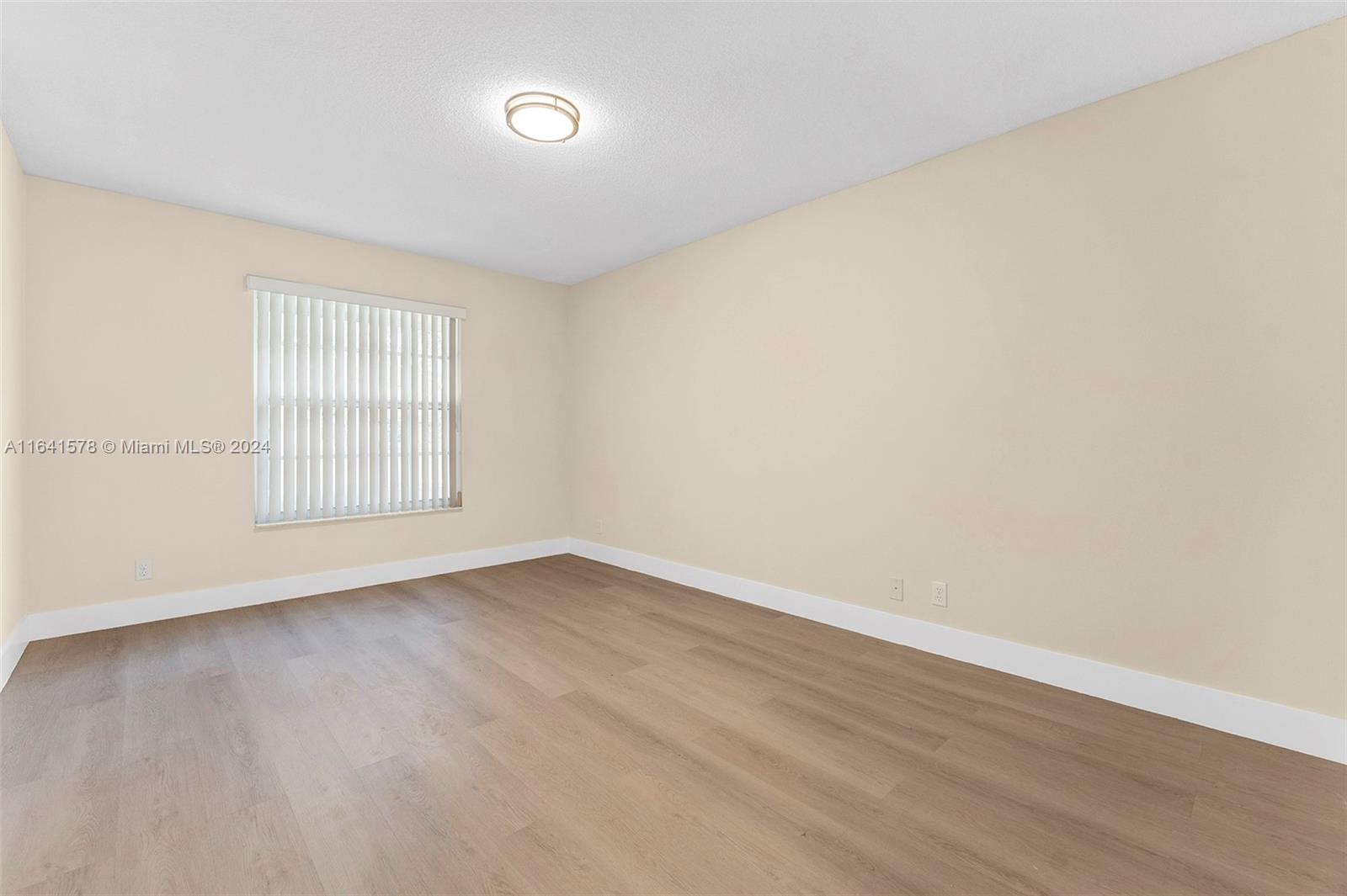 FAIRWAYS AT EAGLE TRACE - Residential