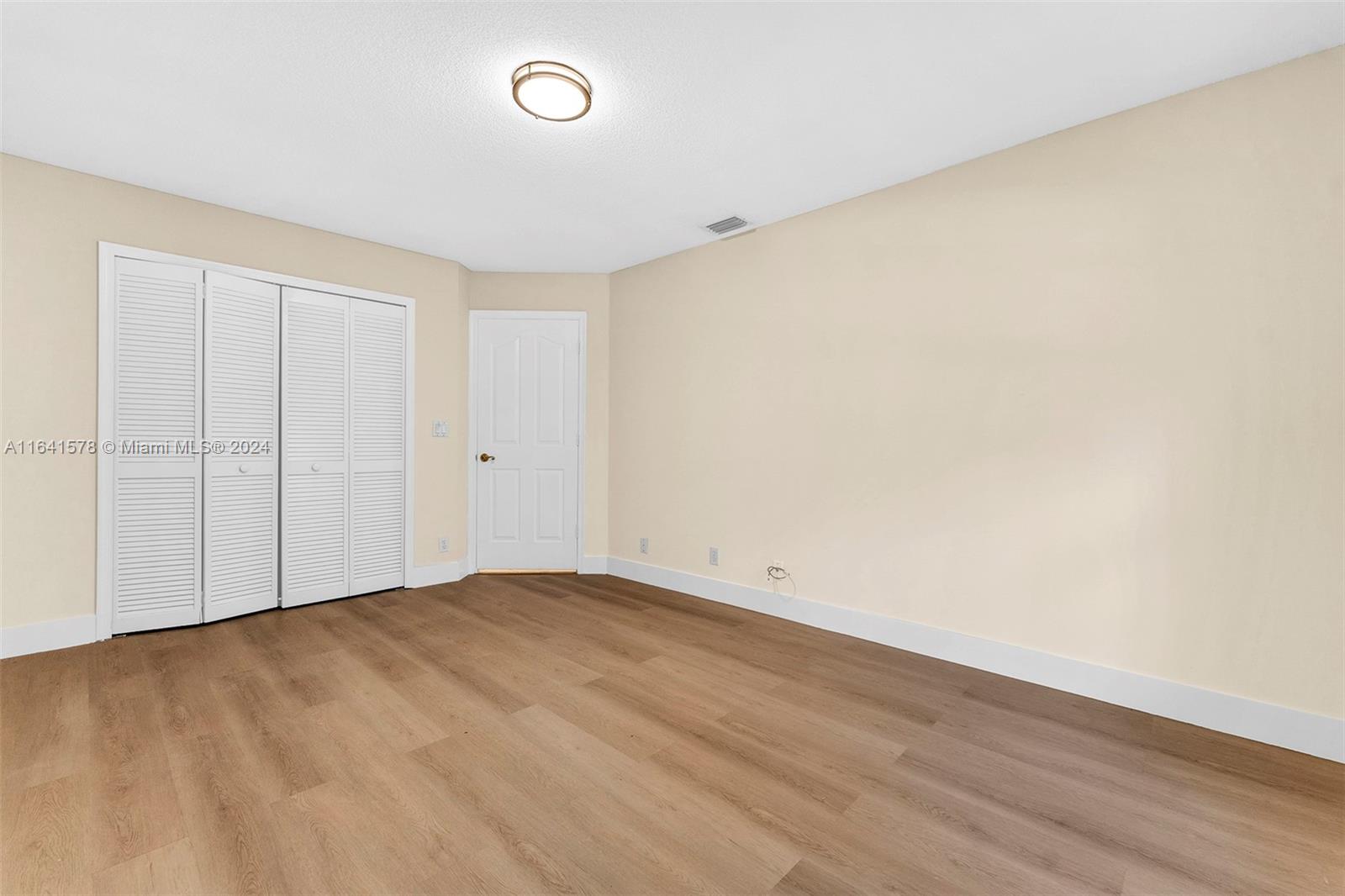 FAIRWAYS AT EAGLE TRACE - Residential