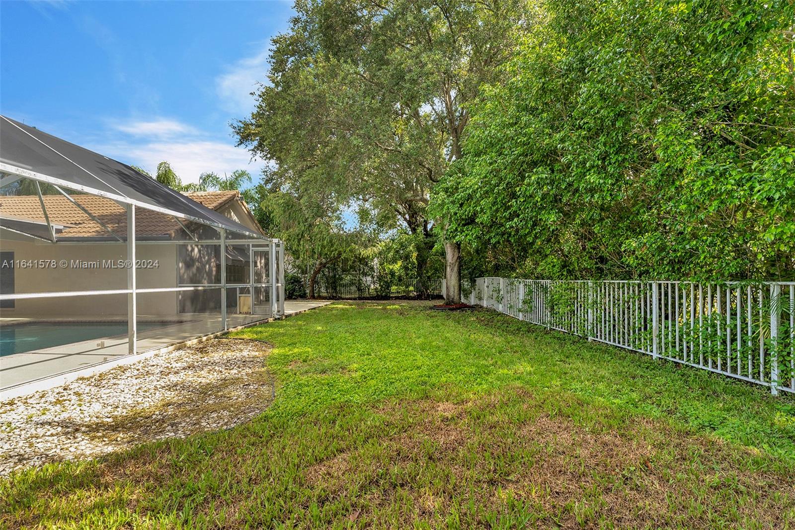 FAIRWAYS AT EAGLE TRACE - Residential