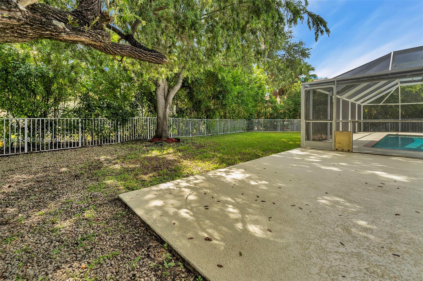 FAIRWAYS AT EAGLE TRACE - Residential