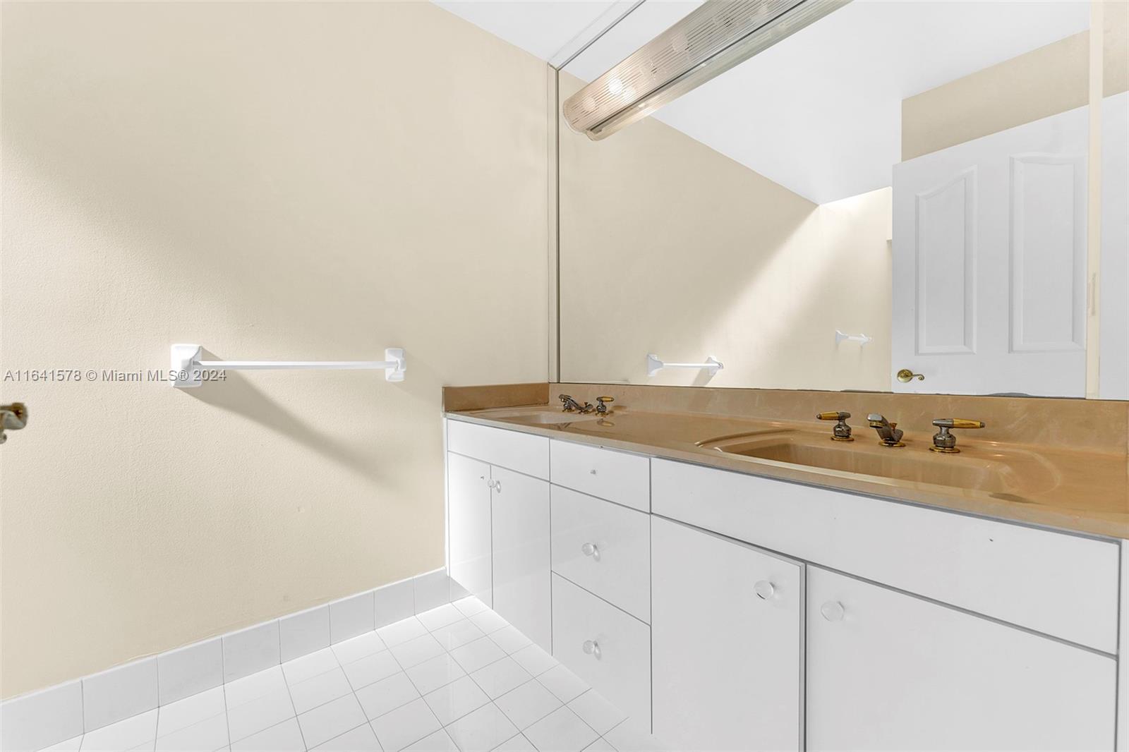 FAIRWAYS AT EAGLE TRACE - Residential