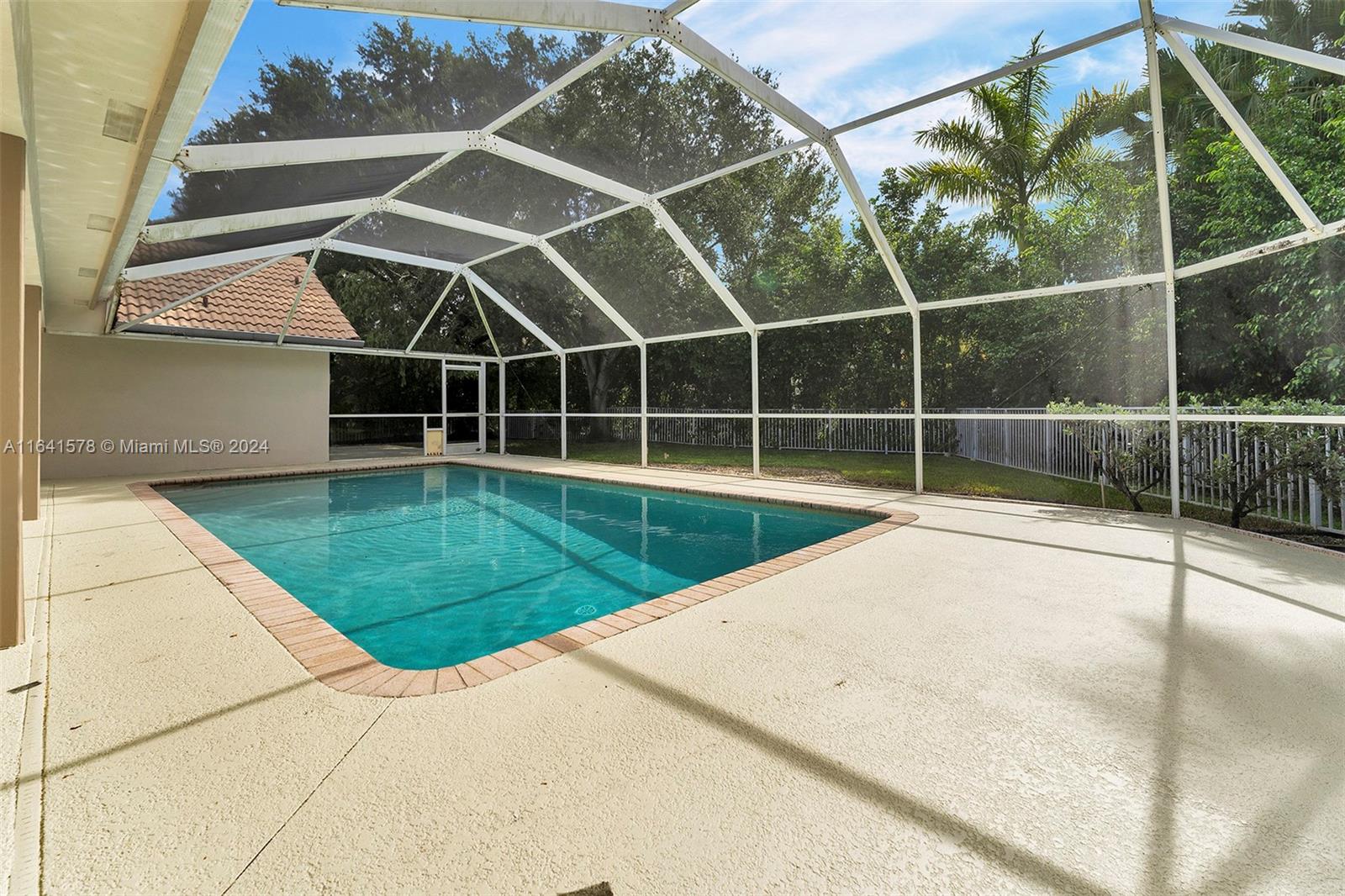 FAIRWAYS AT EAGLE TRACE - Residential