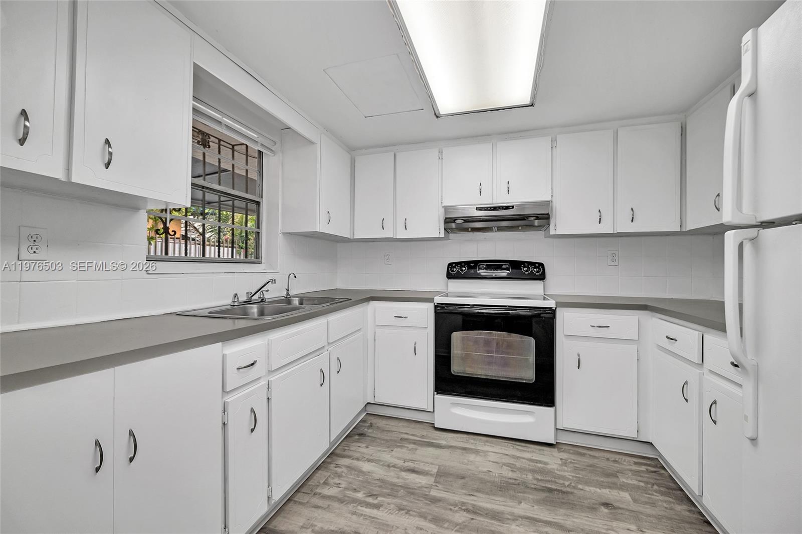 HAZEL PARK - Residential Lease