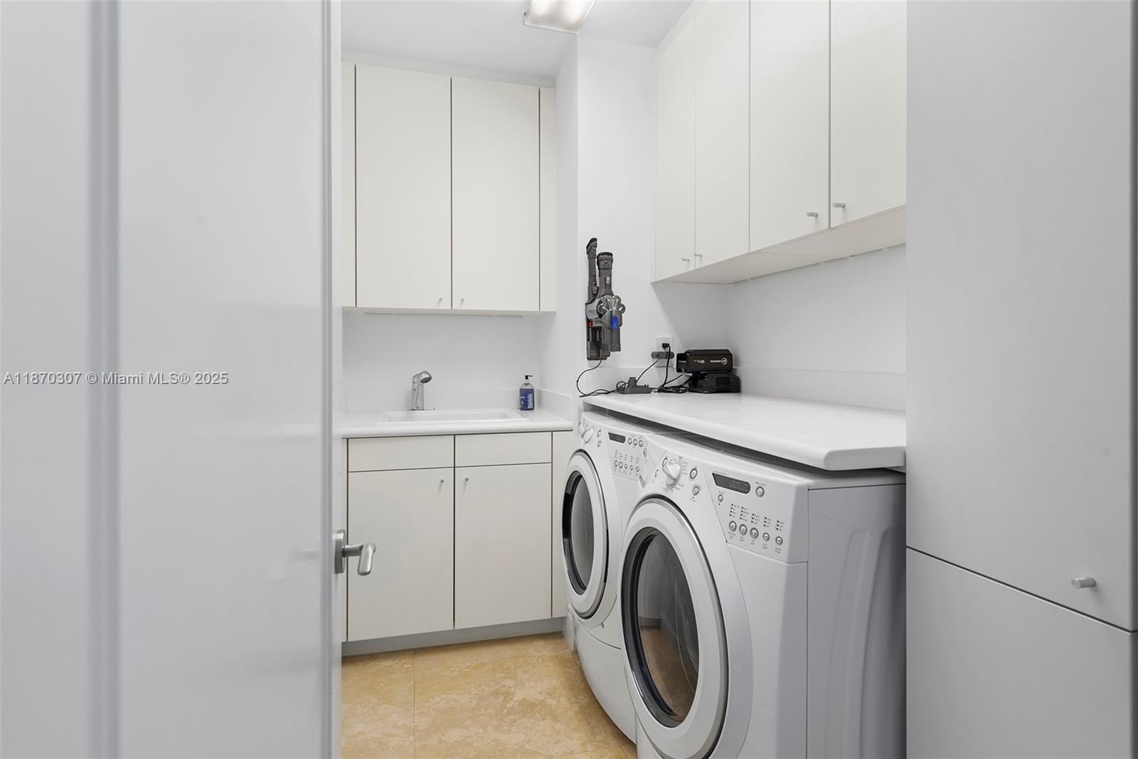 10295 COLLINS AVE RESDNTA - Residential