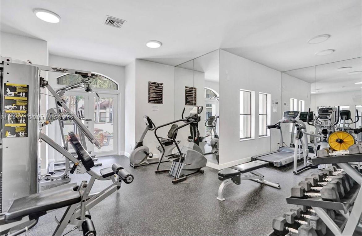 HOLLYWOOD PARC CONDOMINIU - Residential