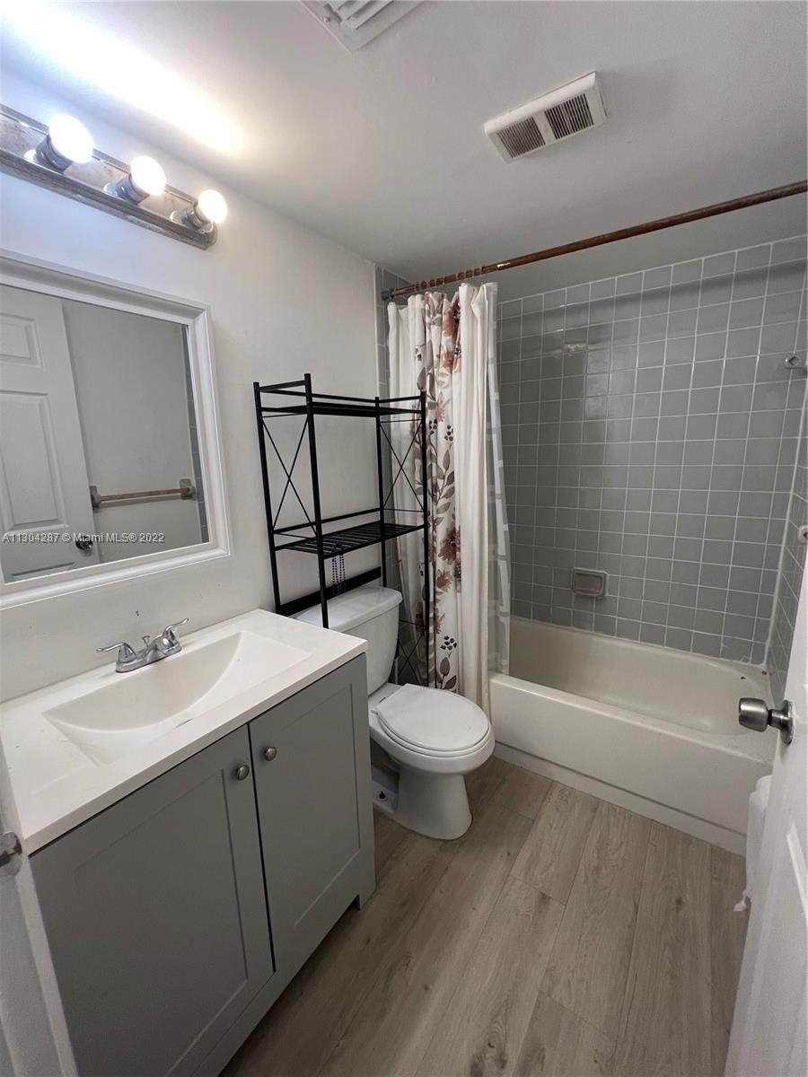 HOLLYWOOD PARC CONDOMINIU - Residential