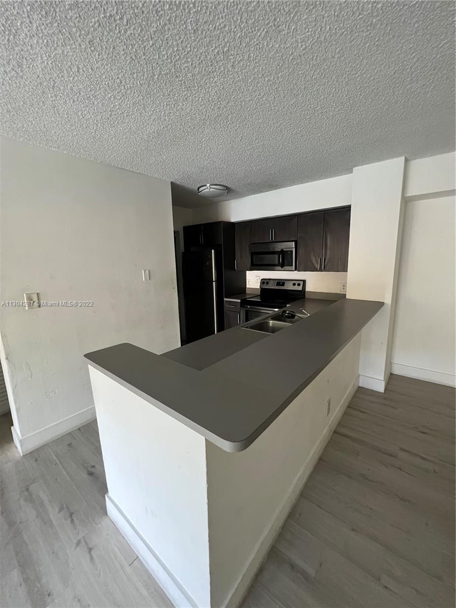 HOLLYWOOD PARC CONDOMINIU - Residential