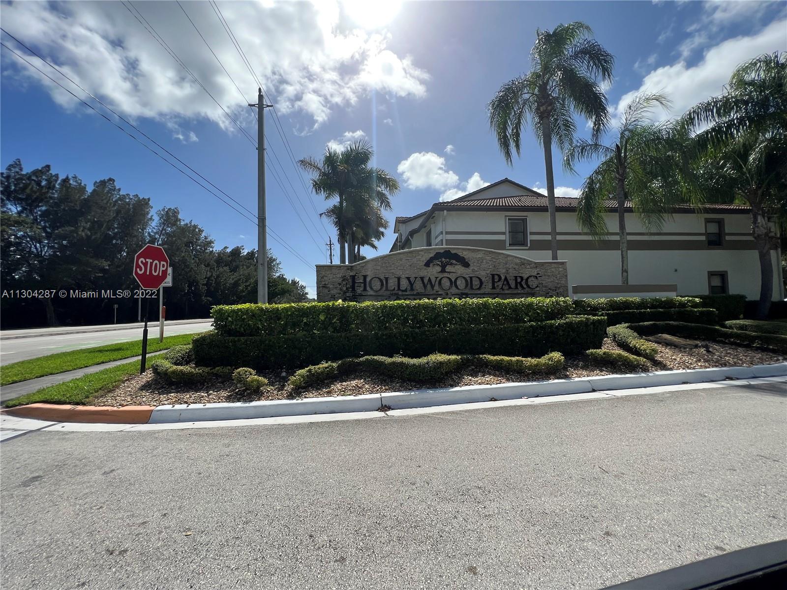 HOLLYWOOD PARC CONDOMINIU - Residential