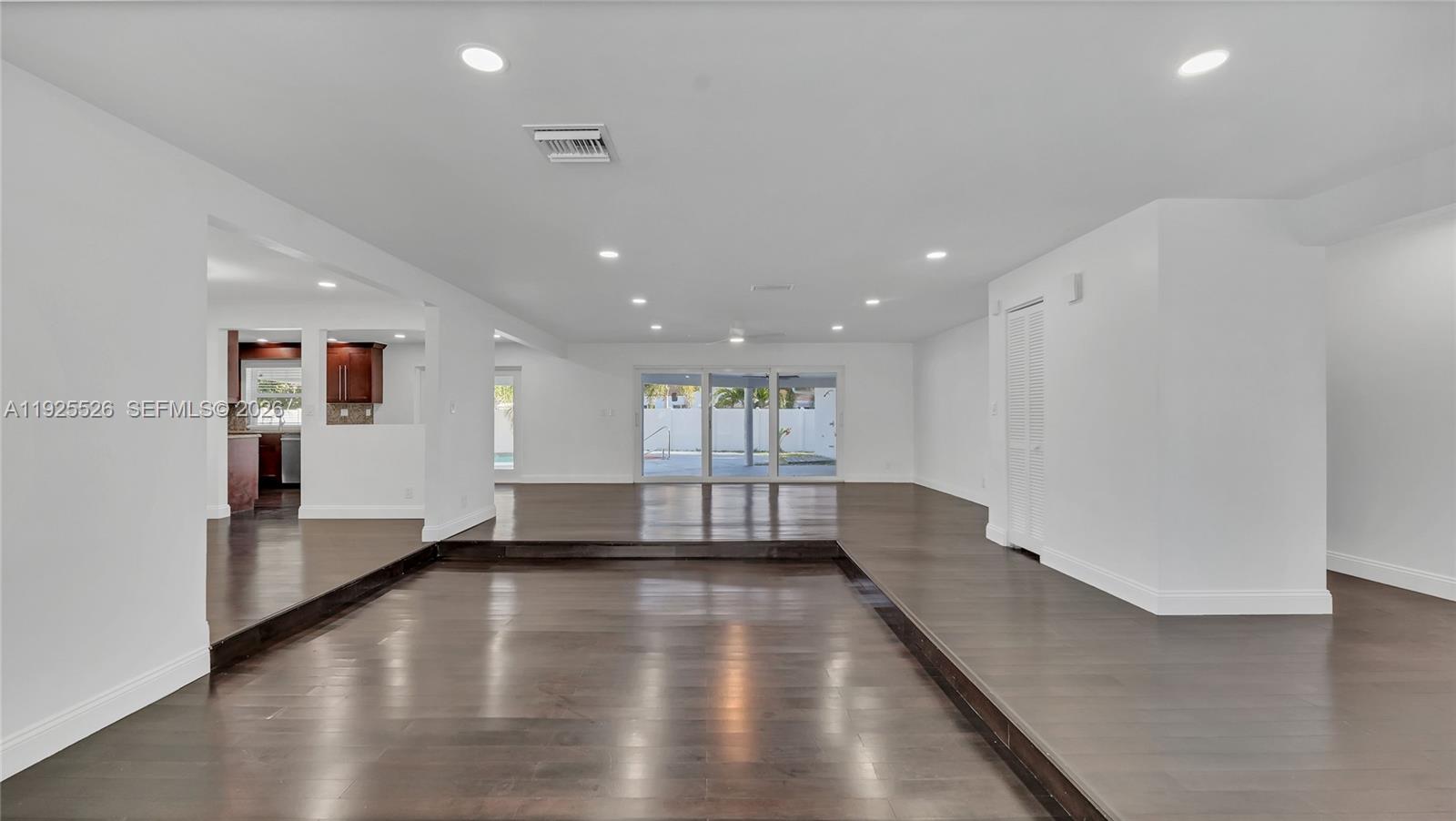 BRENTWOOD PARK - Residential