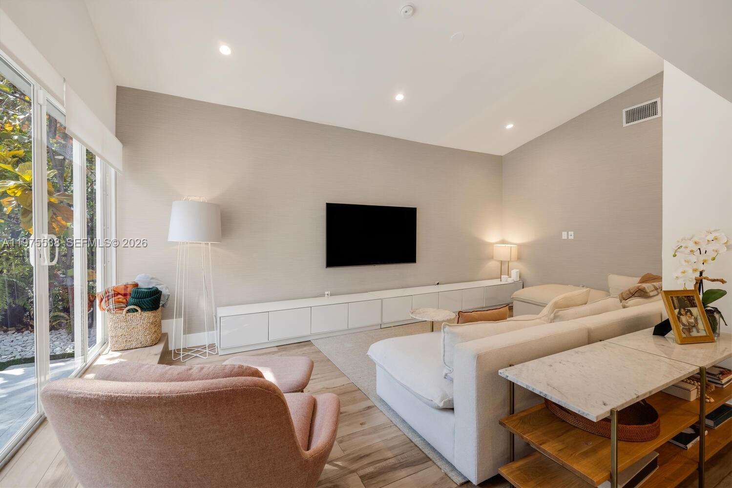 BELLE MEADE 1ST ADDN - Residential