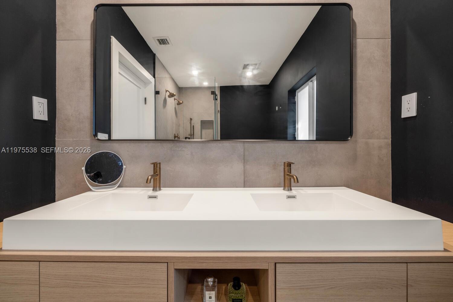 BELLE MEADE 1ST ADDN - Residential