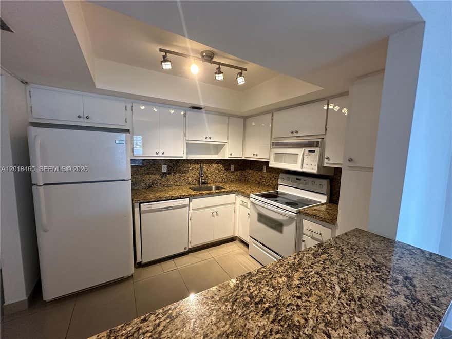 Large one bedroom and one and a half bathroom at Fountain Towers. Located in a quiet and secure boutique building in Miami Beach. Conveniently located close to the beach, parks, grocery stores, post office, shops and restaurants. Dedicated garage parking spot in a fence area. Secure access to the building via Fob key and electronic gate connected to your phone. Public transportation near by.