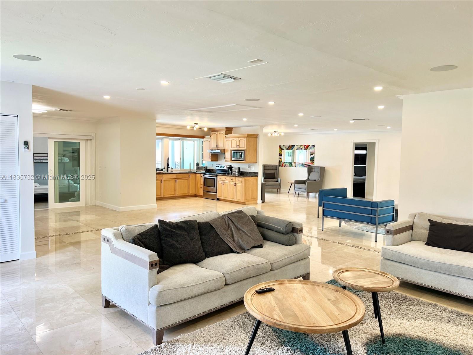 EMERALD HILLS - Residential