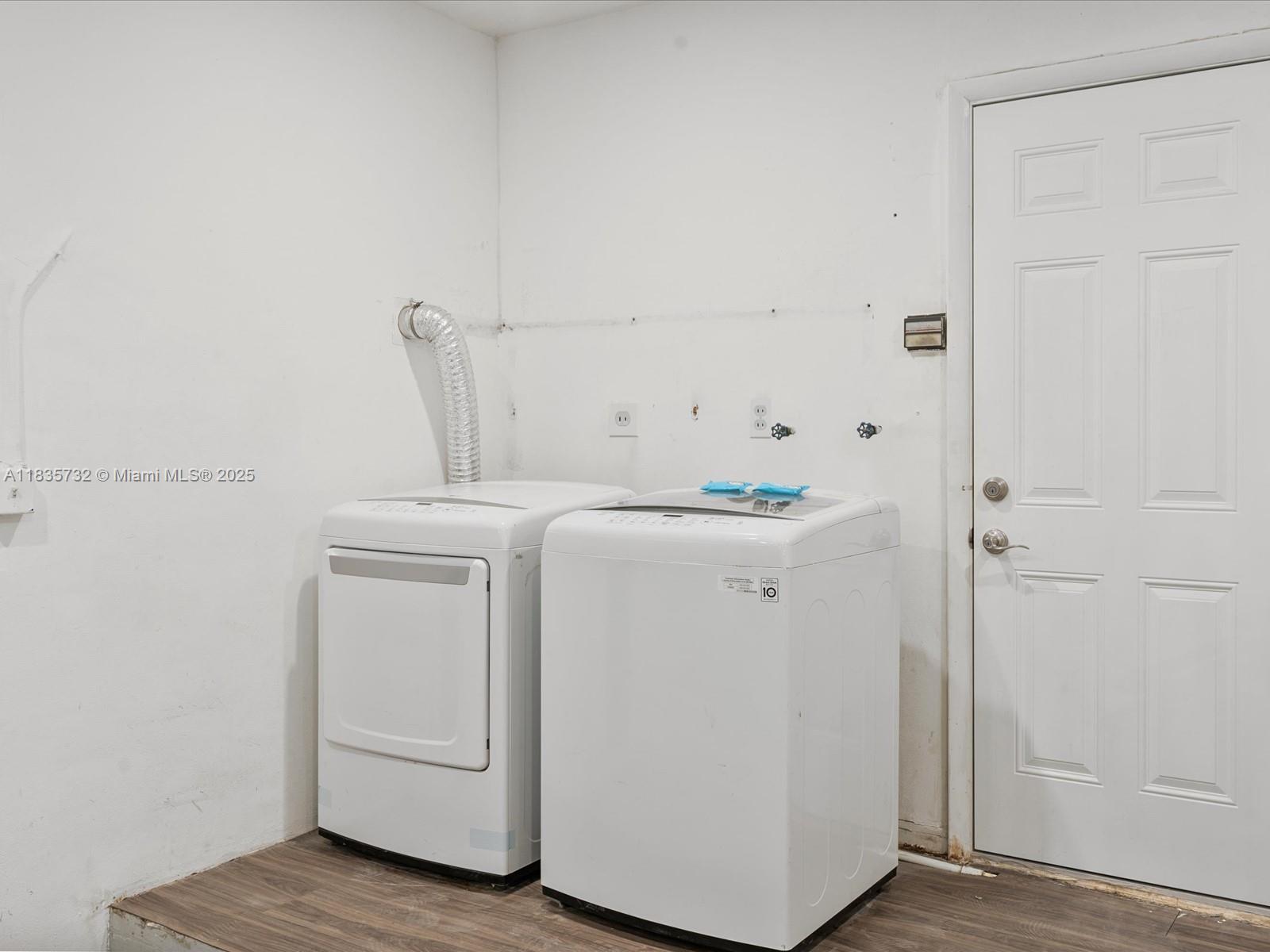 EMERALD HILLS - Residential